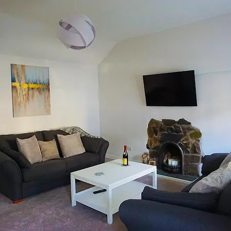 Staycation At Pine Cottage, A Newly Refurbished Holiday Cottage Goodwick Exterior photo