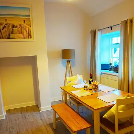 Staycation At Pine Cottage, A Newly Refurbished Holiday Cottage Goodwick Exterior photo