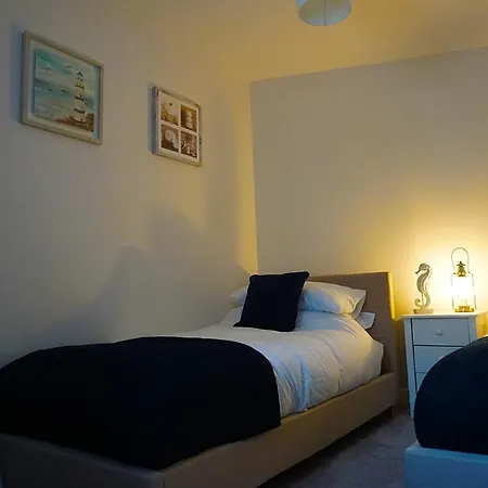 Staycation At Pine Cottage, A Newly Refurbished Holiday Cottage Goodwick Exterior photo