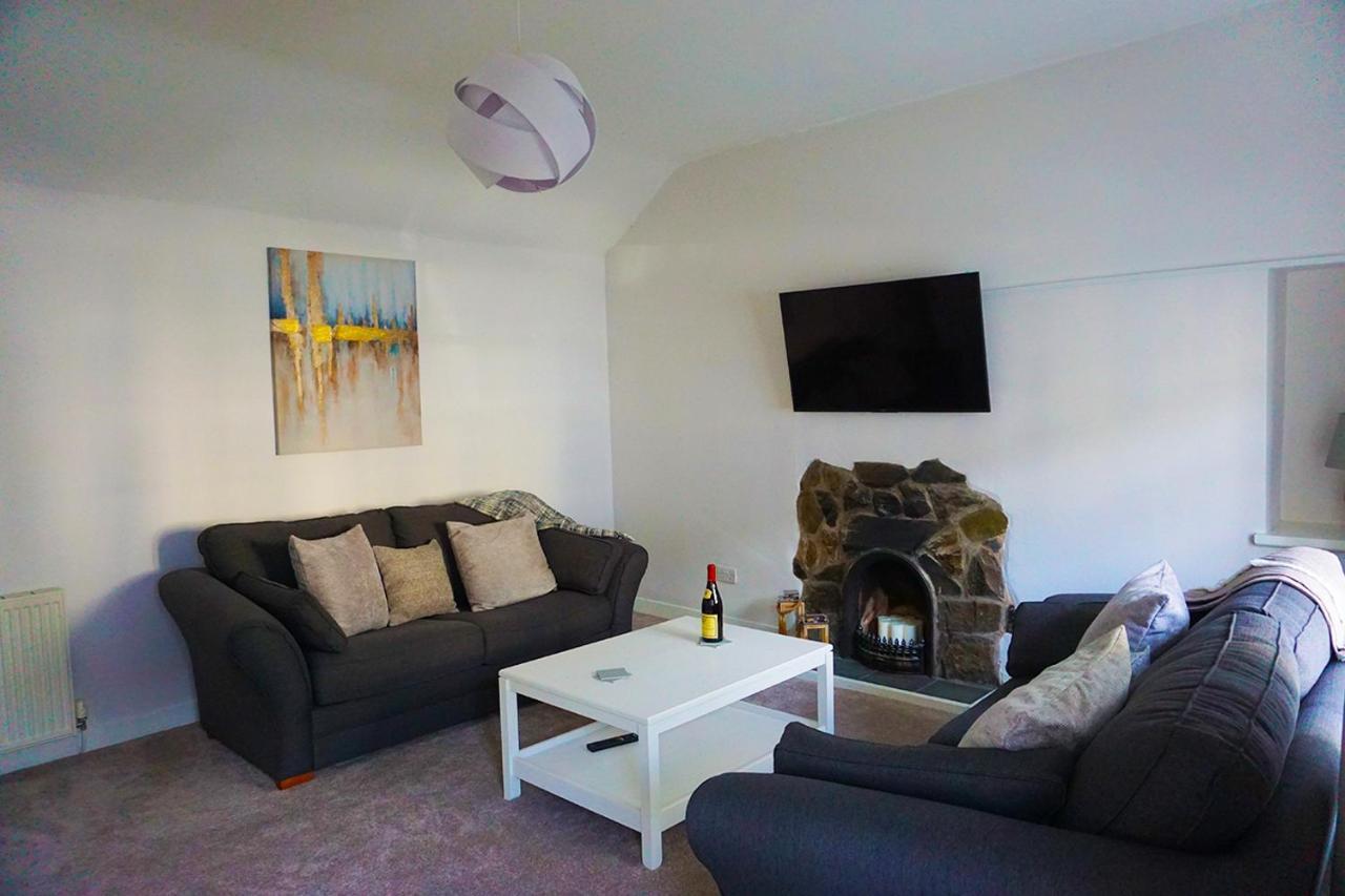 Staycation At Pine Cottage, A Newly Refurbished
