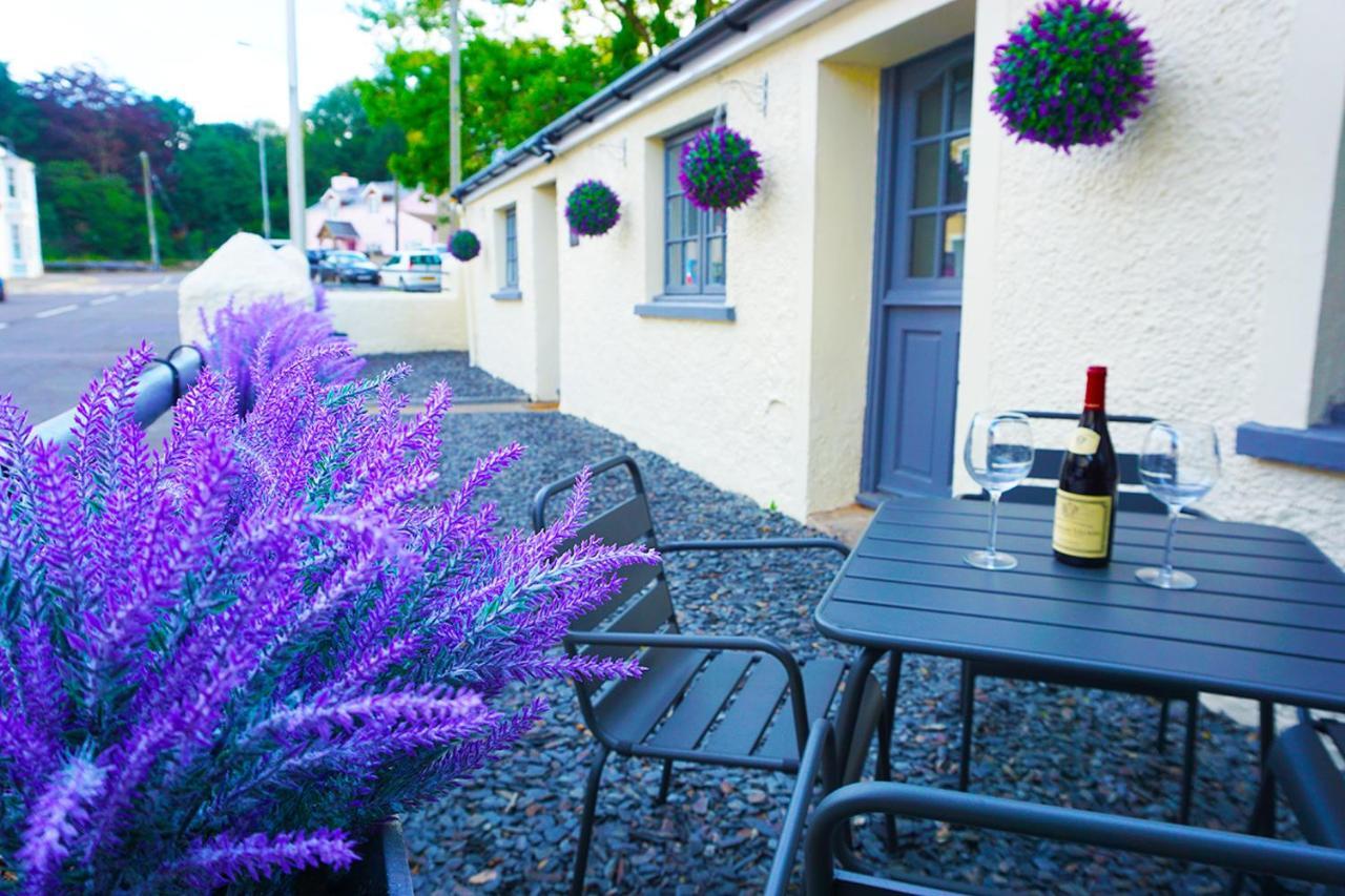 Staycation At Pine Cottage, A Newly Refurbished *